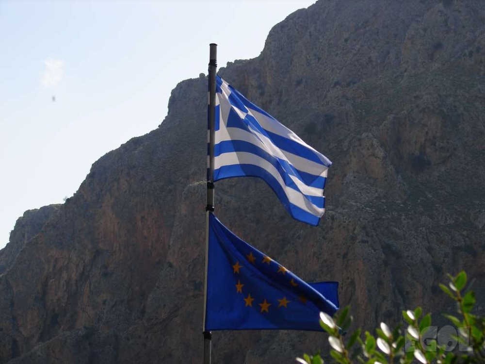 Cât ar costa ieșirea Greciei din zona Euro - greekflag-1337379726.jpg