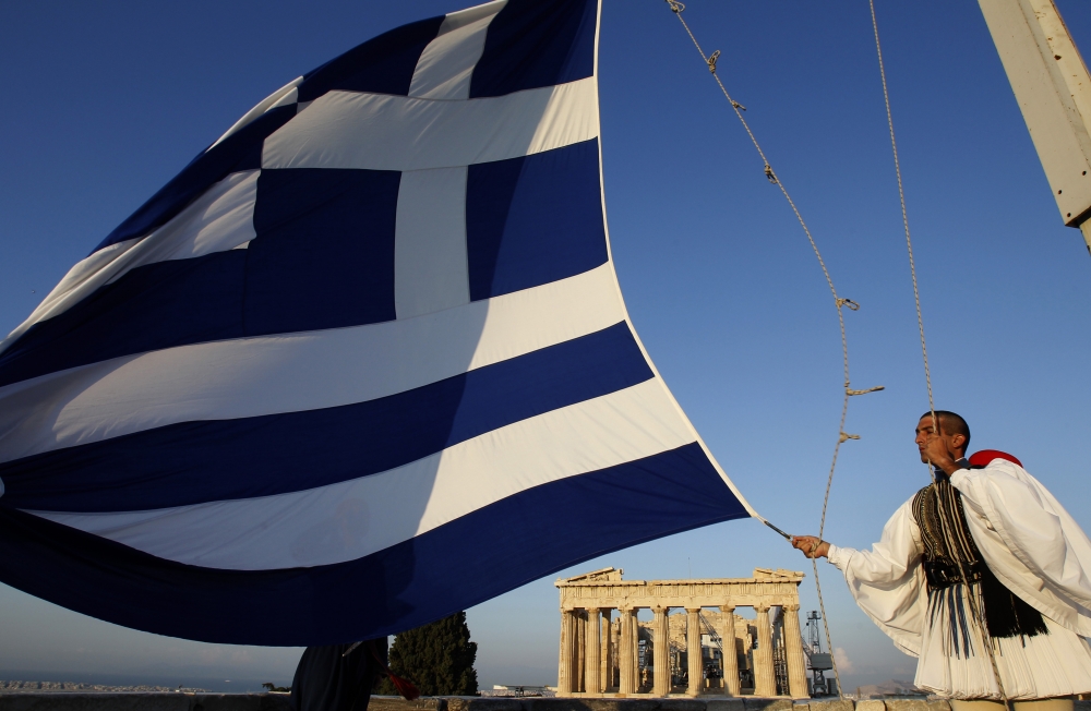 Datoria externă a Greciei a scăzut cu doar 1 miliard de euro, după 3 ani de austeritate - greekflag-1369236599.jpg