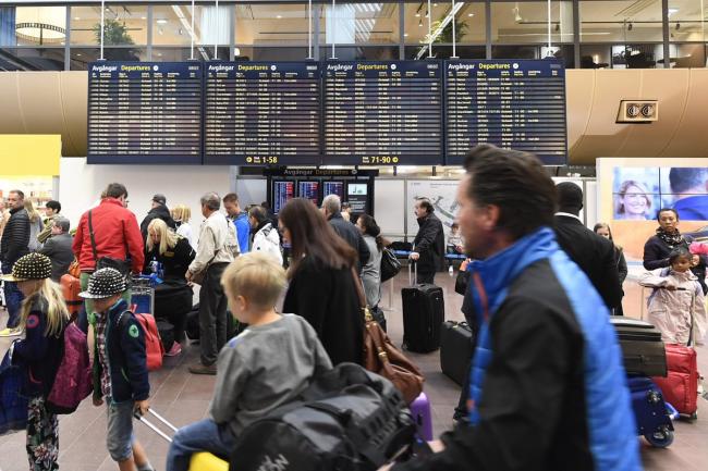 Mii de pasageri blocați pe aeroporturi din cauza unei defecțiuni a sistemului informatic - grevapilotilorsuedezidelasascirc-1483430027.jpg