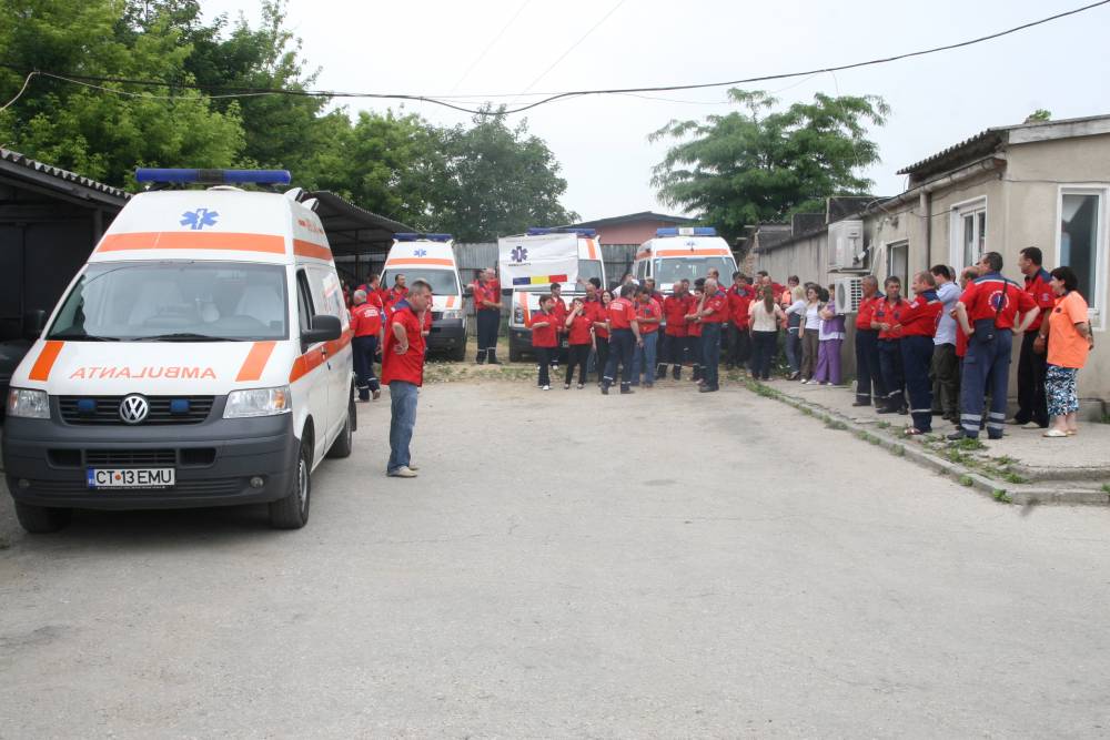 Două ambulanțe asigură asistență medicală de Ziua Marinei - grevaserviciulambulanta21-1439462648.jpg