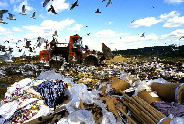 Ministerul Mediului infirmă zvonurile că deșeuri din Italia urmează să fie aduse în România - gunoi-1464361419.jpg