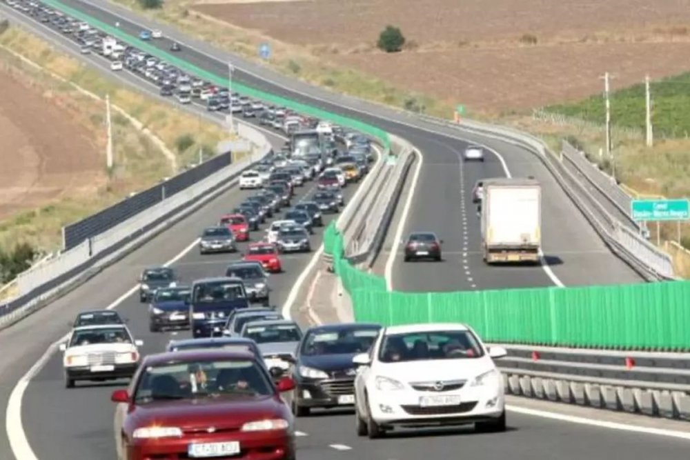 Guvernul va aloca 617 milioane de euro pentru siguranța rutieră - guvernul-1653588005.jpg