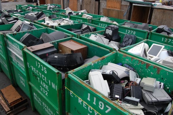 Guvernul se consultă cu patronatele privind managementul deșeurilor reciclabile - guvernulseconsultacupatronatele-1510144207.jpg