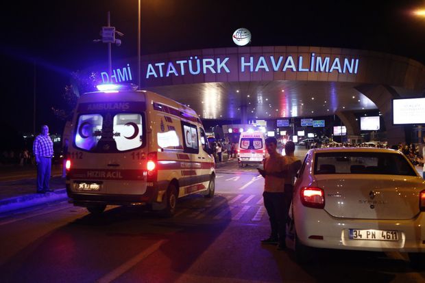 ATENTAT ÎN ISTANBUL. MAE caută români printre victimele atacului - h528585911024x683-1467183684.jpg