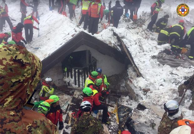 Avalanșa care a înghițit hotelul Rigopiano / Încă cinci morți, scoși de sub ruine - h532713011024x710-1485257410.jpg
