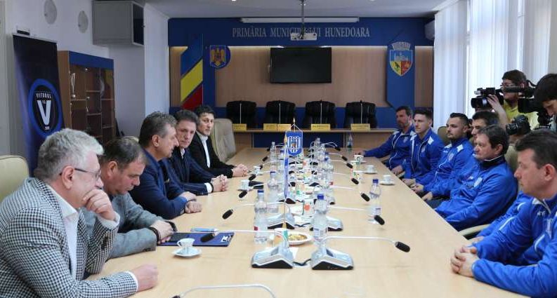 Parteneriat între FC Viitorul, Academia Hagi și CS Hunedoara - hagi-1581615467.jpg