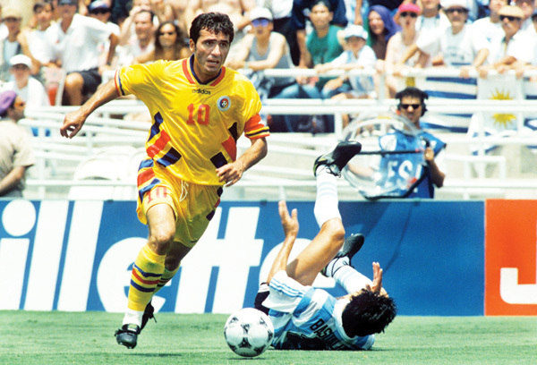 VIDEO / Cum comenta Cristian Țopescu meciul România - Argentina 3 - 2, la Campionatul Mondial din 1994 - hagigillette-1526400480.jpg