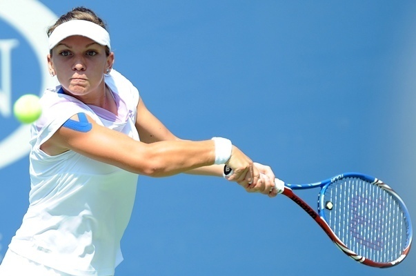 Tenis / Simona Halep s-a calificat în turul II al turneului de la Miami - halepdupa1-1332324387.jpg