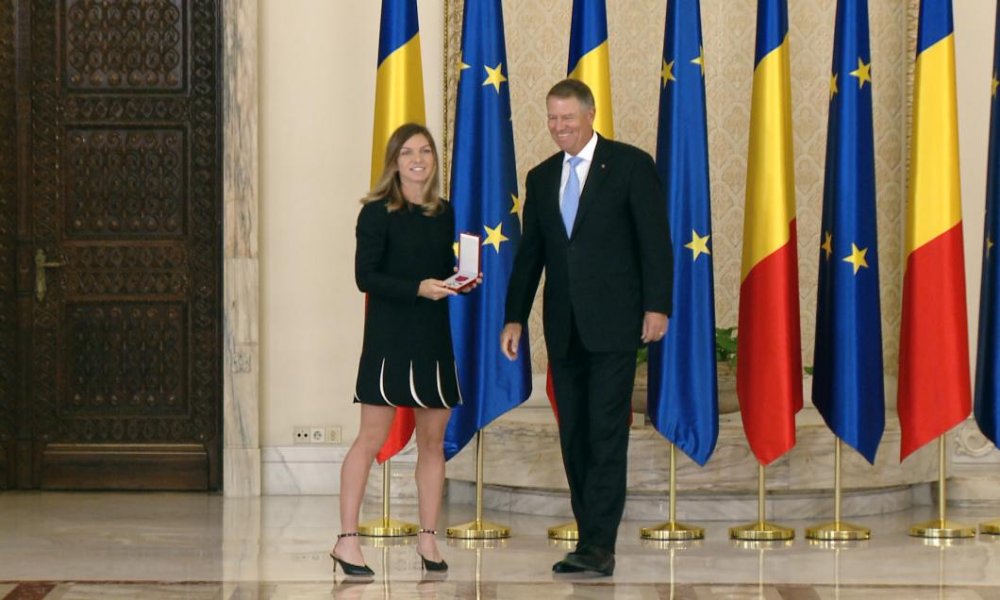 Simona Halep a fost decorată de președintele Klaus Iohannis cu Ordinul Național Steaua României - halepiohannis-1564478407.jpg