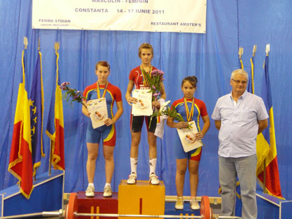 Haltere / Ionela Broască și Laura Pricop i-au adus șase medalii de aur LPS-ului - haltere-1308130113.jpg