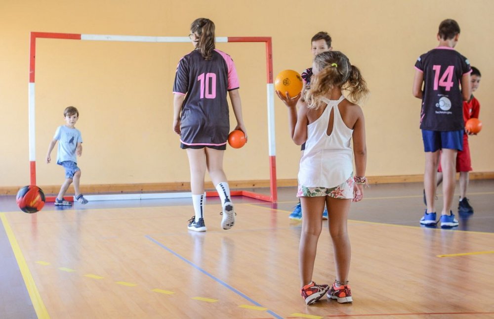 Handbal / Primul Simpozion de handbal pentru copii, organizat de federaţia internaţională - handbalcopii-1617377444.jpg