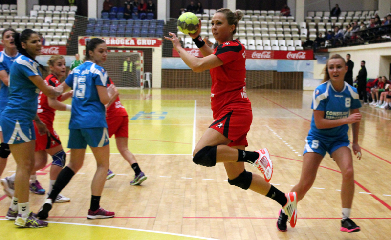 Liga Națională de handbal feminin, etapa a 21-a. CSU Neptun, pregătit de înfruntarea cu AH Dunărea Brăila - handbalcsuneptunzalau7-1425058134.jpg
