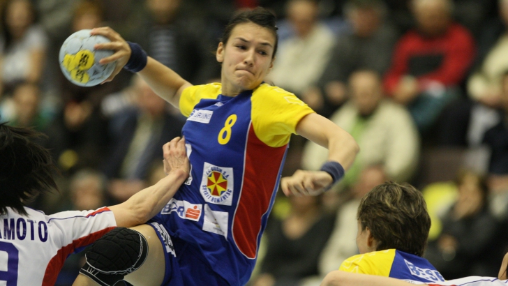 Handbal Feminin: România a învins Polonia, scor 24-19 - handbalfemininvictoriesursareali-1418835390.jpg