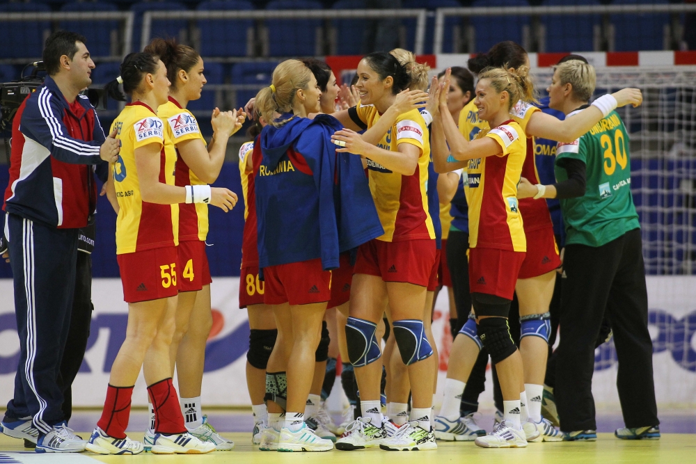 Handbal feminin - CE 2012 / România a învins Spania, scor 31-26 - handbalromania-1355073385.jpg