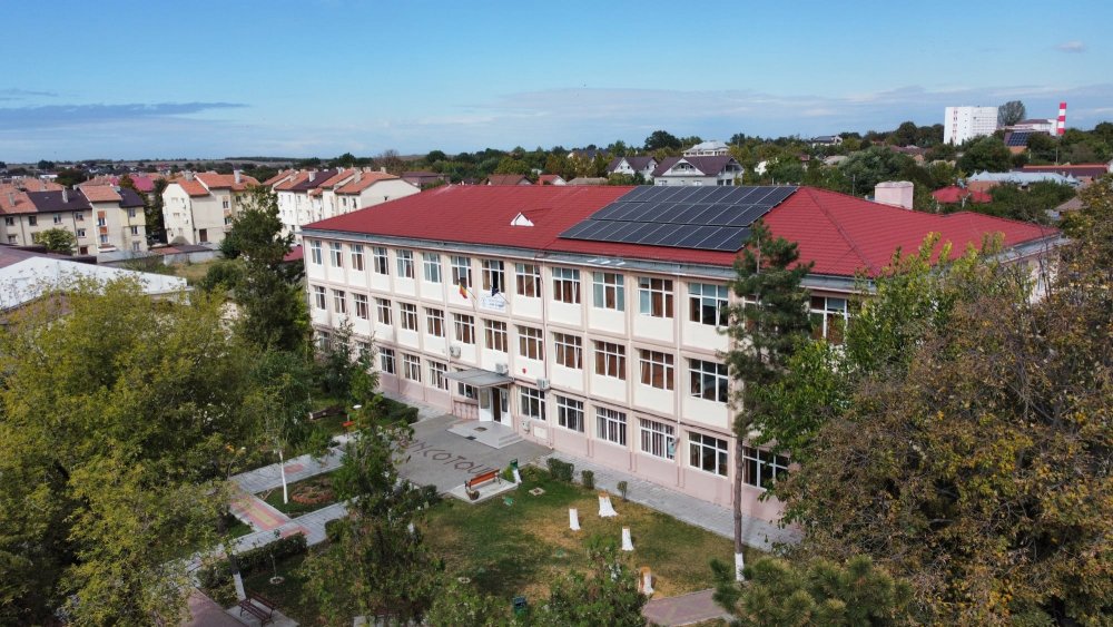 Primăria Hârşova va monta panouri fotovoltaice la Liceul teoretic „Ioan Cotovu” - harsovapanouri-1664894746.jpg