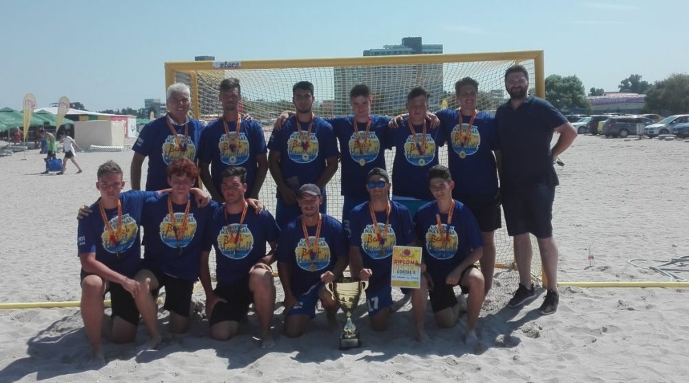 HCDS participă cu două echipe la Campionatul Național de Beach Handball - hcds-1564686490.jpg