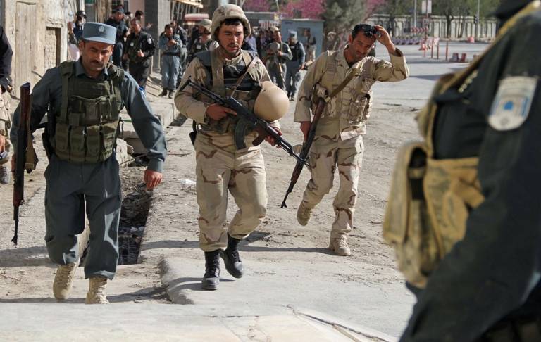 Parlamentul afgan sub asediu, la Kabul - highres00000403183583601e7bb123-1434955886.jpg