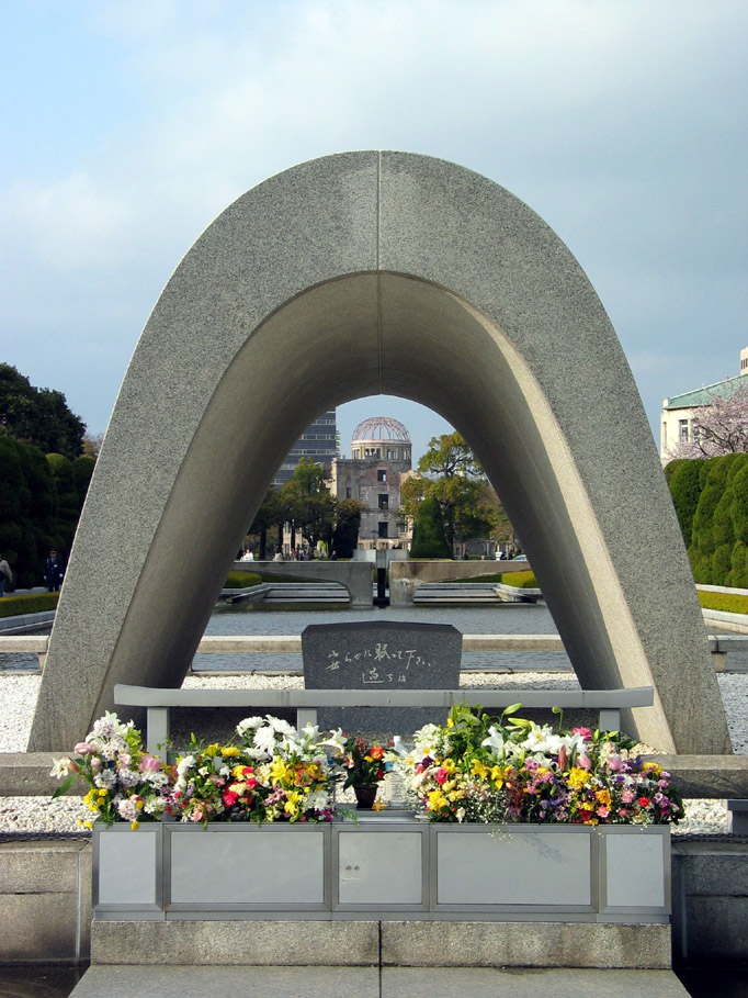 Japonezii au comemorat  68 de ani de la bomba nucleară de la Hiroshima - hiroshima-1375801134.jpg