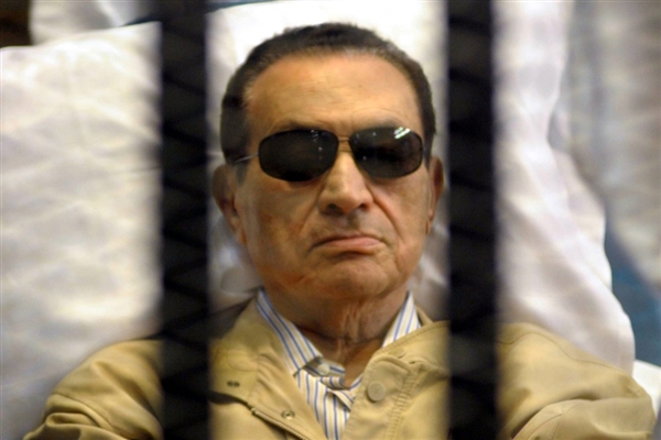 Condamnarea lui Mubarak la trei ani de închisoare, anulată - hosnimubarak-1421149160.jpg