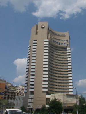 Un tânăr a murit după ce s-a aruncat de la etajul 9 al hotelului Intercontinental din Capitală - hotelintercontinentalbucuresti12-1338643230.jpg