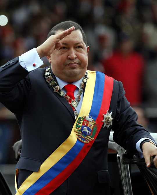Hugo Chavez începe noul mandat conectat  la aparate - hugochavez-1357483858.jpg