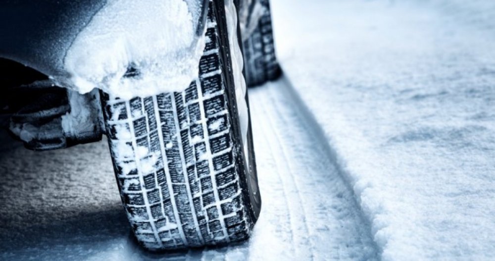 Ce amenzi riscă șoferii care nu și-au montat anvelopele pentru zăpadă - iarna-1610875647.jpg