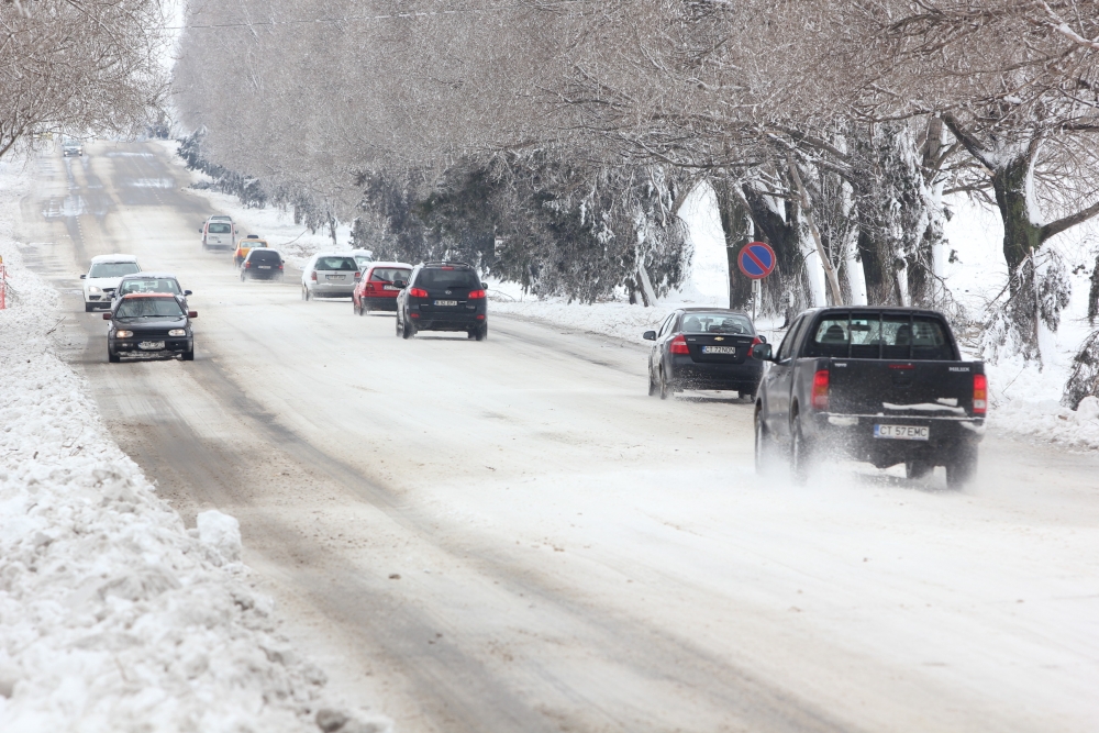 Cod galben/ În câteva ore va fi deblocat traficul rutier în județul Constanța - iarnalaconstanta45-1327661304.jpg