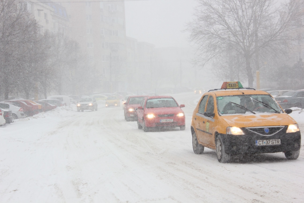 ANM ar putea ridica mâine COD PORTOCALIU de ninsori în Constanța! - iarnazapadatraficingreunat131354-1355838709.jpg