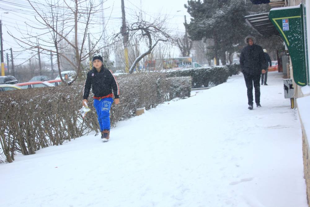 Vremea se strică brusc! Astăzi, 13 grade Celsius, mâine și poimâine ninsori, la Constanța - iarnazapadavremegerosaninsoare13-1454484850.jpg