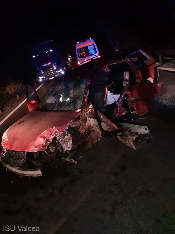 Şoferul unui autoturism, rănit grav în urma coliziunii cu un autocar în care erau 21 de persoane - ici281022isuvalcea-1666938687.jpeg