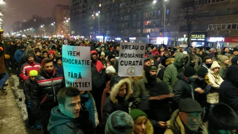 Gest inedit al unui patron. Oferă cazare gratuită în București, pentru protestarii din alte orașe - image20170122215496780protestmas-1485949983.jpg