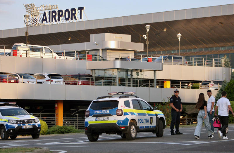 Atacatorul care a omorât doi oameni pe aeroportul din Chișinău a murit - image20230742637438441atacaeropo-1688455788.jpg