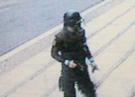 Imaginea atacatorului din Norvegia, cu câteva minute înaintea masacrului - imagineatentat26860000-1316155838.jpg