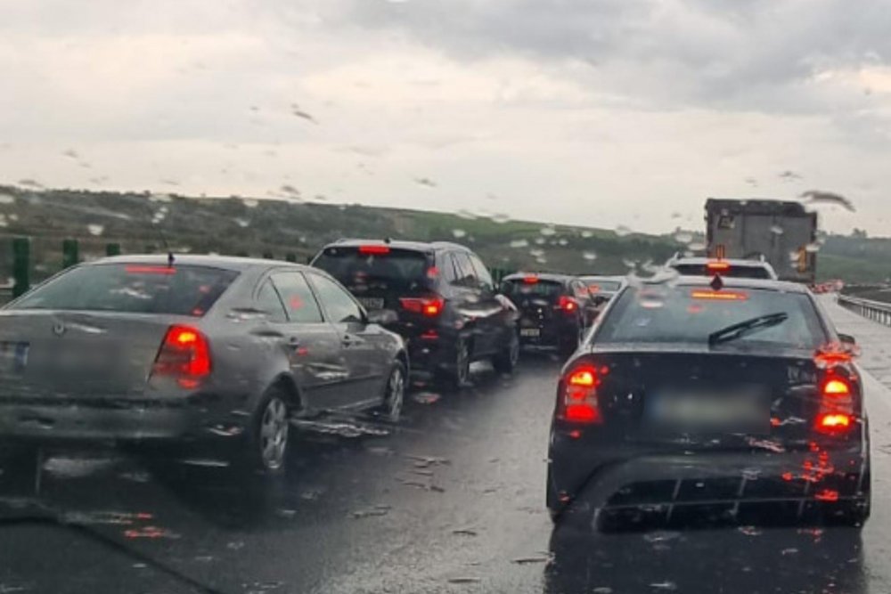 Șoferi, atenție! Plouă torențial pe Autostrada A2 București-Constanța și pe tot tronsonul Autostrăzii A4 Ovidiu-Agigea - img-1662185171.jpg