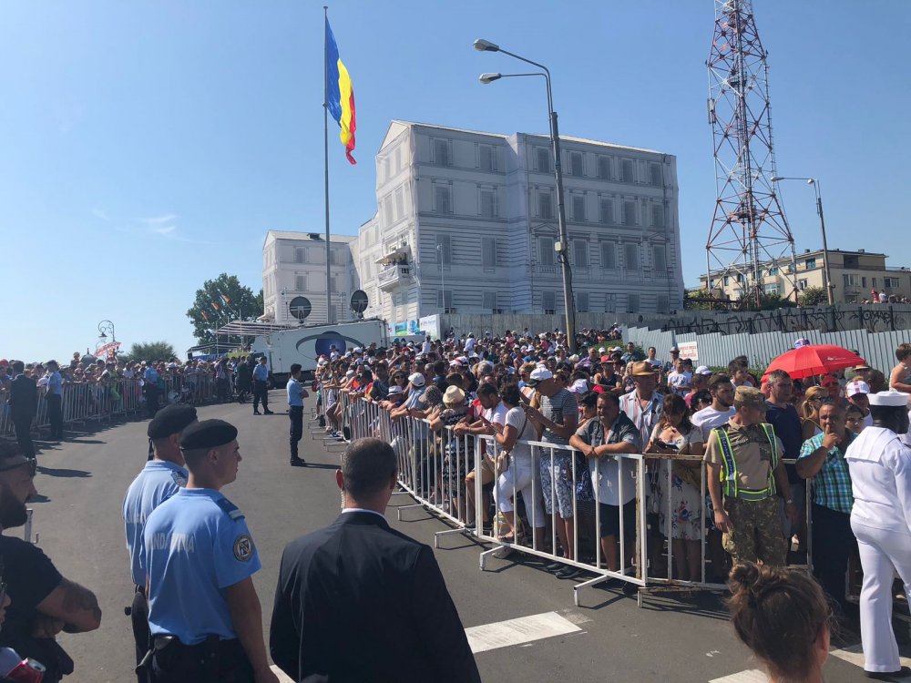 Număr record de spectatori la festivitățile dedicate Zilei Marinei Române de pe esplanada Comandamentului Flotei - img20180815wa00081534322160-1534340312.jpg