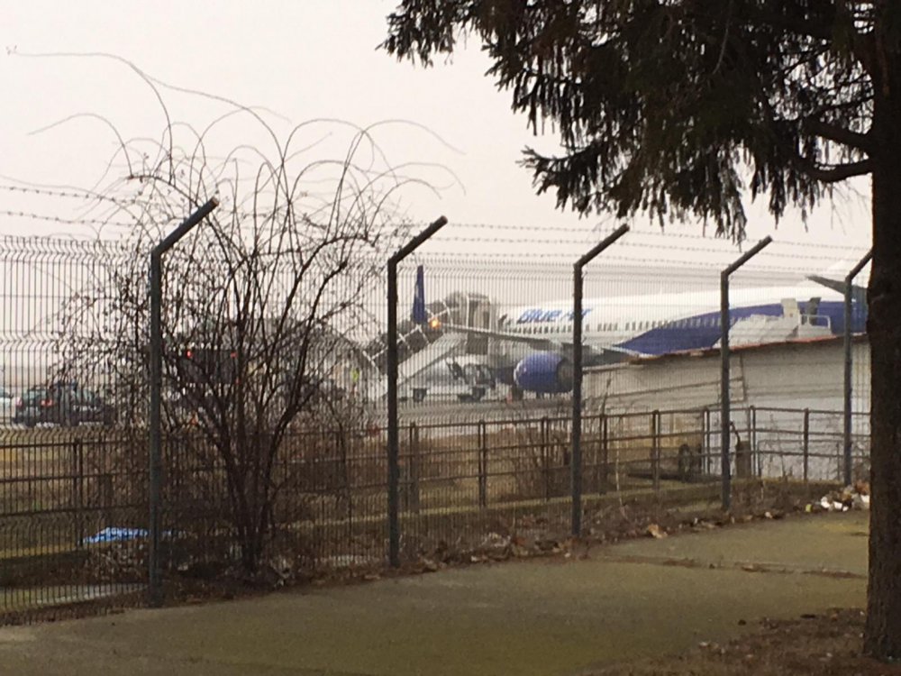Un avion cu 109 pasageri la bord, aterizare de urgență pe Aeroportul Mihail Kogălniceanu - img20190120wa0015-1548018859.jpg
