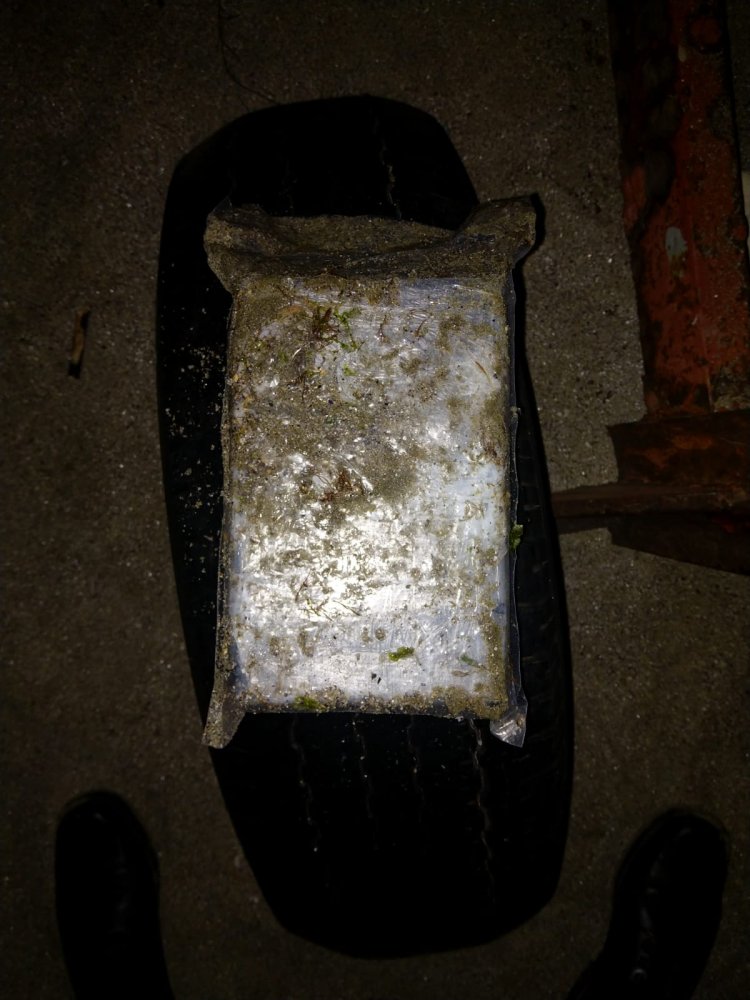 MOBILIZARE FĂRĂ PRECEDENT! Încă un pachet cu cocaină, găsit la Constanța! - img20190406wa0039-1554579080.jpg
