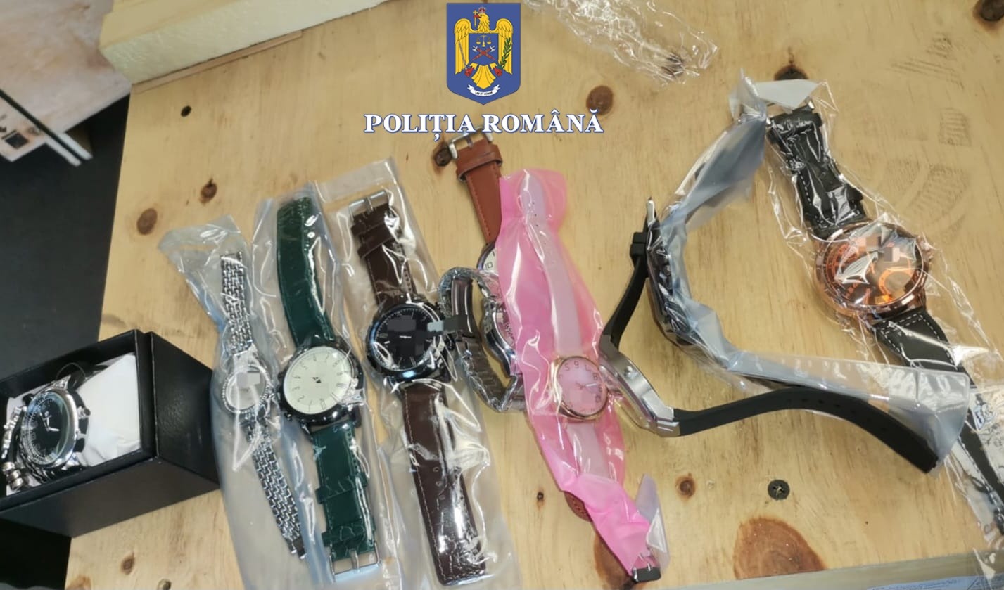 Captură în Portul Constanţa. Mii de ceasuri nedeclarate, confiscate de autorităţi - img20231027wa0010-1698400313.jpg