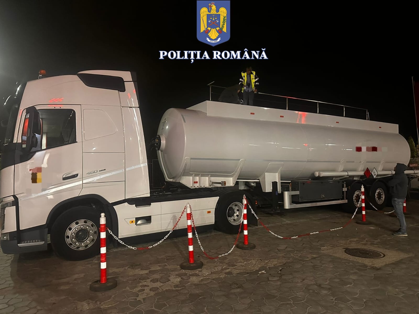 Persoane prinse la furat de motorină, din autocisternele ce alimentau mai multe benzinării din municipiul Constanța - img20231104wa0003-1699097525.jpg