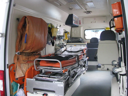 Primăria Mangalia a intrat în posesia unei ambulanțe ultraperformante - img2337resize-1373092130.jpg