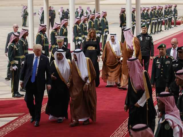 Donald Trump, decorat în Arabia Saudită. Pentru ce a primit distincția președintele SUA - img4276-1495287818.jpg