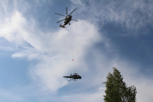 Un elicopter lovește o linie electrică, doi morți - img443745059300-1473058642.jpg