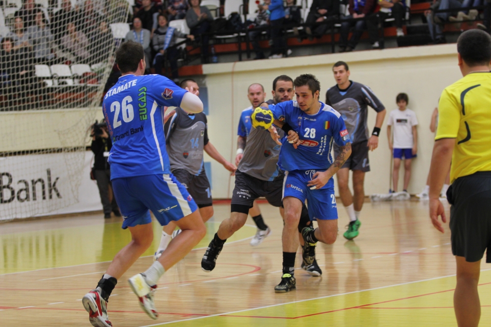 Handbal / HCM Constanța câștigă în fața Științei Bacău - img8961-1323599851.jpg