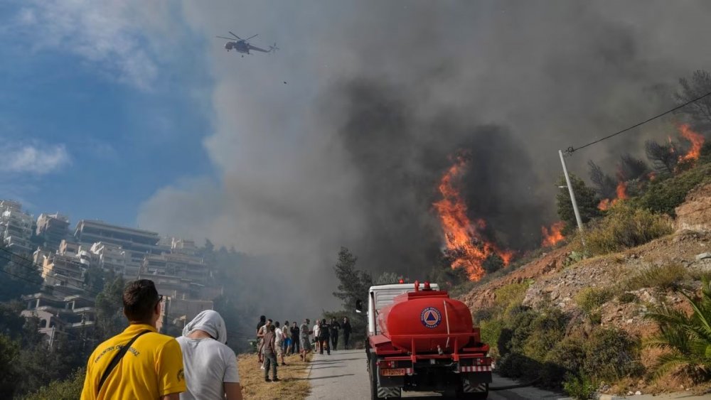 Incendiile de vegetație din Grecia amenință Atena. Autoritățile elene au solicitat ajutor - incendii-1689692884.jpg