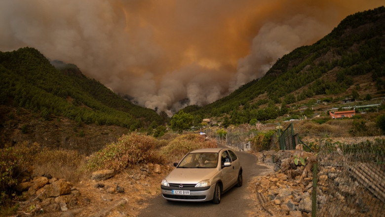 Incendiul din Tenerife a fost stabilizat, au anunţat autorităţile spaniole - incendiu-tenerife-1692967749.jpg