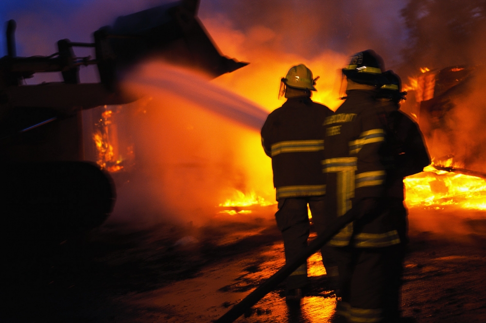 Incendiu la intrare în Tuzla - incendiu2-1353785011.jpg