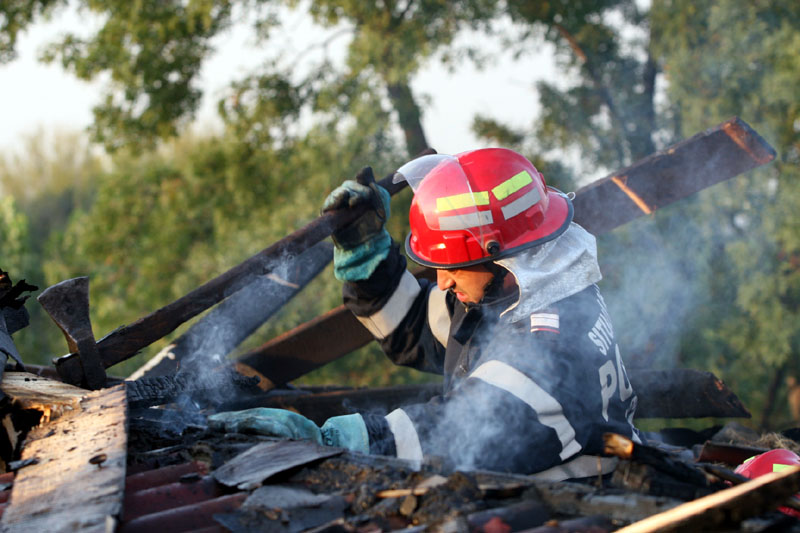 Incendiu devastator în județul Constanța. Pompierii s-au luptat cu focul șapte ore - incendiudevastatorjudetulconstan-1410196146.jpg