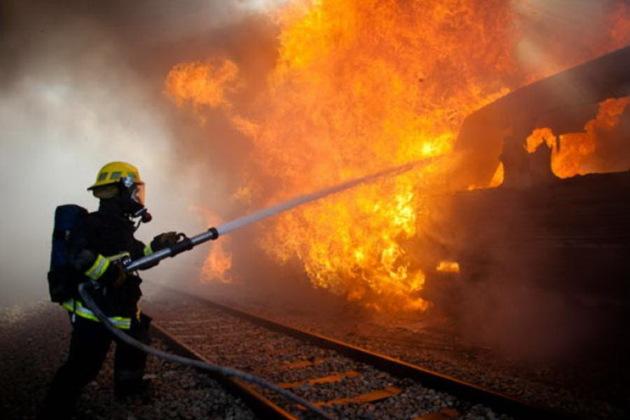 INCENDIU într-un tren de pasageri. CFR Călători A ANULAT CURSELE - incendiutren-1453540973.jpg