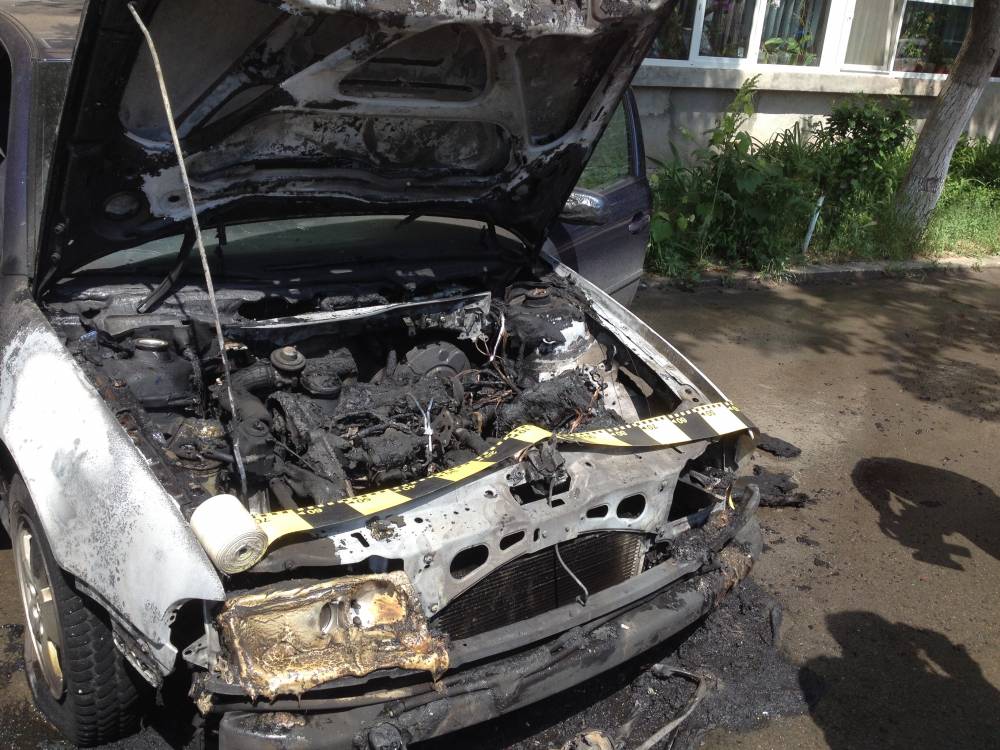 Mașină în flăcări, în Constanța - incenidiu-1437400556.jpg