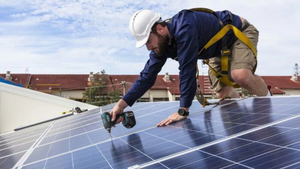 Casa Verde Fotovoltaice 2023: Ce trebuie să facă beneficiarii care nu au instalator - instalator-1697464683.jpg